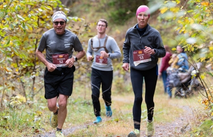 Läuferinnen und Läufer auf der wunderschönen Marathontrecke Bild: zvg